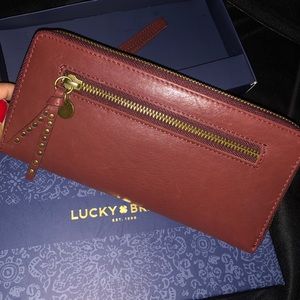 NWT Lucky Brand wristlet purse! Genuine leather!